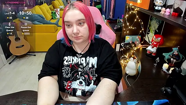 Snapshot of Softie_Sofy chatting on January 22, 5:16 am Softie Sofy online show from January 22, 5:16 am