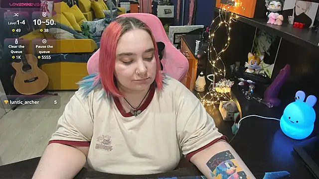 Snapshot of Softie_Sofy chatting on February 28, 7:26 am Softie Sofy online show from February 28, 7:26 am