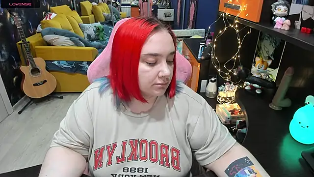 Snapshot of Softie_Sofy chatting on March 4, 2:49 am Softie Sofy online show from March 4, 2:49 am