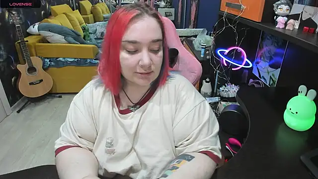 Snapshot of Softie_Sofy chatting on March 11, 3:37 am Softie Sofy online show from March 11, 3:37 am