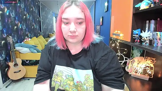 Snapshot of Softie_Sofy chatting on March 20, 5:13 am Softie Sofy online show from March 20, 5:13 am