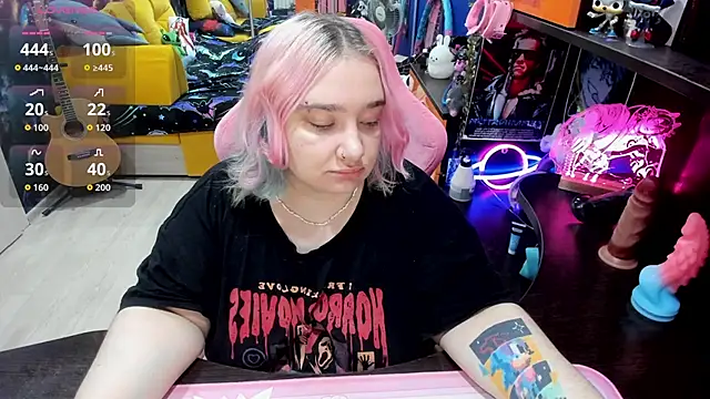 Snapshot of Softie_Sofy chatting on September 24, 3:32 am Softie Sofy online show from September 24, 3:32 am
