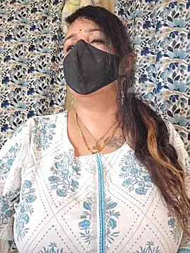 cute-tanvi online show from September 25, 1:53 am