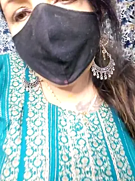 Snapshot of cute-tanvi chatting on April 7, 12:44 am cute-tanvi online show from April 7, 12:44 am