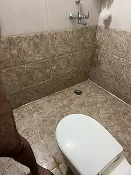 Snapshot of tusharvats60 chatting on December 18, 5:59 am tusharvats60 online show from December 18, 5:59 am