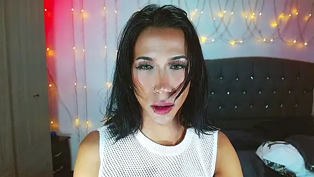 Snapshot of Kenisha_Sweet chatting on March 8, 6:37 pm Kenisha Sweet online show from March 8, 6:37 pm