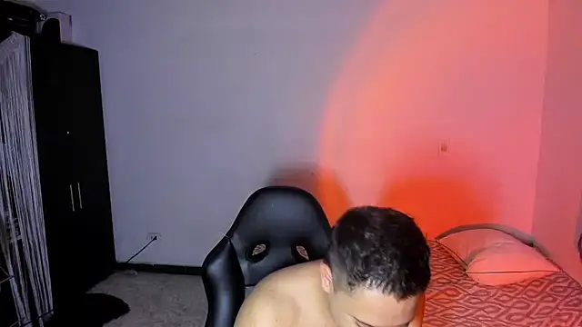 Snapshot of ares_sexxx chatting on June 11, 12:32 am ares sexxx online show from June 11, 12:32 am