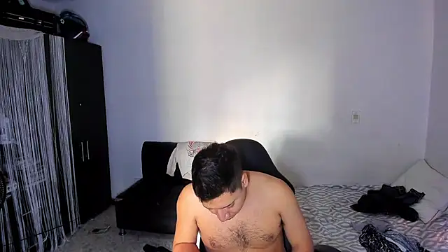 Snapshot of ares_sexxx chatting on June 16, 2:09 pm ares sexxx online show from June 16, 2:09 pm