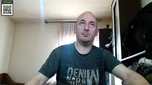 Snapshot of Johan___Barker chatting on February 10, 11:15 am Johan   Barker online show from February 10, 11:15 am