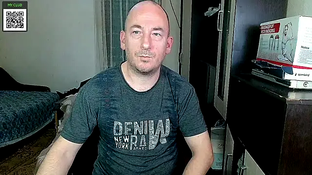 Snapshot of Johan___Barker chatting on February 17, 7:04 am Johan   Barker online show from February 17, 7:04 am