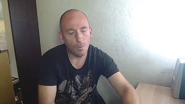 Johan   Barker online show from November 8, 1:11 pm