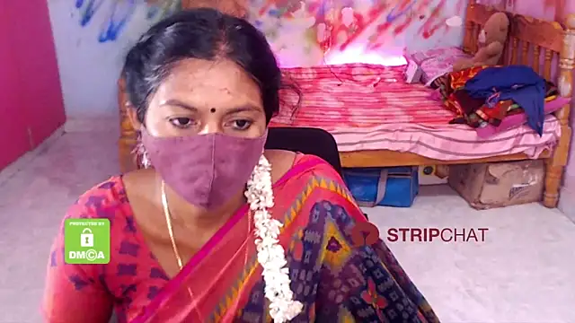 Snapshot of Novapol chatting on February 4, 6:04 am Novapol online show from February 4, 6:04 am