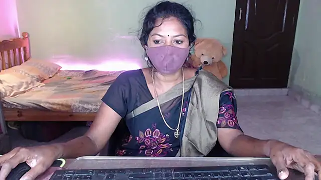 Snapshot of Novapol chatting on April 23, 1:13 pm Novapol online show from April 23, 1:13 pm