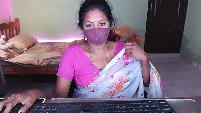 Snapshot of Novapol chatting on May 29, 5:33 pm Novapol online show from May 29, 5:33 pm