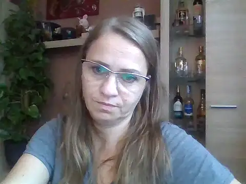 Snapshot of Blonikicia chatting on November 27, 11:12 am Blonikicia online show from November 27, 11:12 am