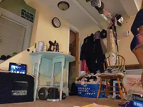 MaddisonX online show from November 3, 9:21 am