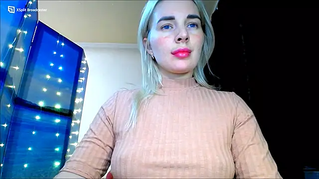 Snapshot of miaa_sunn chatting on December 13, 9:09 pm miaa sunn online show from December 13, 9:09 pm