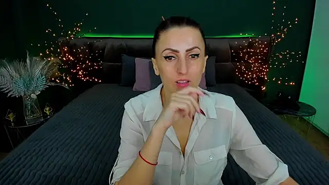 Rebecca Diamond online show from February 13, 10:55 am