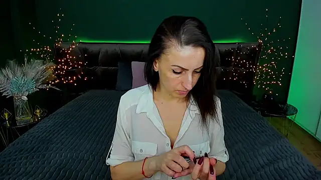 Rebecca Diamond online show from March 9, 9:57 am