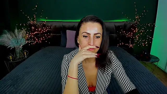 Rebecca Diamond online show from March 16, 12:33 pm