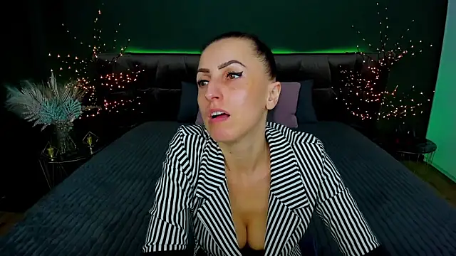 Rebecca Diamond online show from March 21, 9:34 am