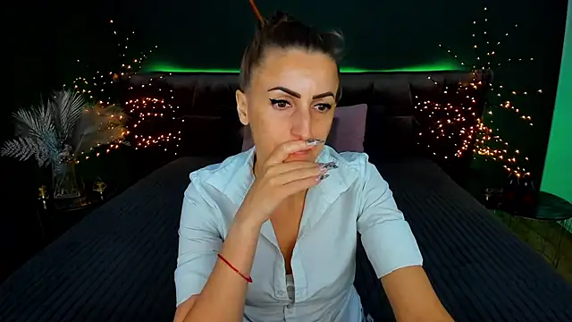 Rebecca Diamond online show from September 24, 5:44 am