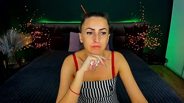 Rebecca Diamond online show from September 25, 5:44 am