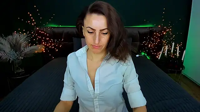 Rebecca Diamond online show from March 2, 6:47 am