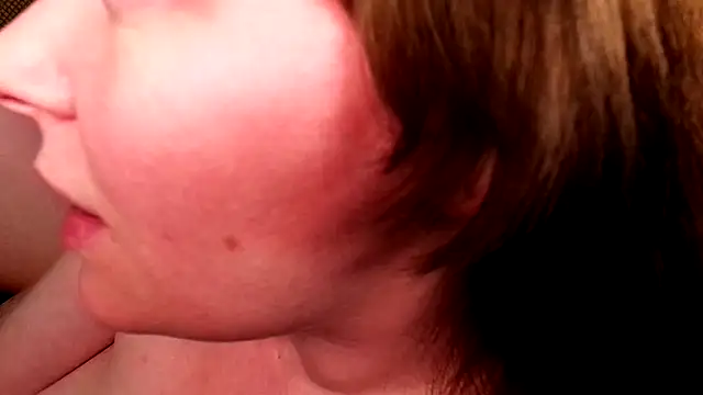 GamerGirlRoxyAndLee online show from January 11, 4:27 am