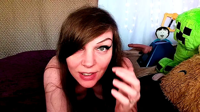 GamerGirlRoxyAndLee online show from January 18, 10:06 pm