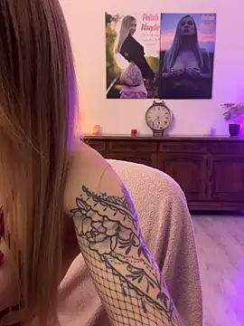 Cute-Alice online show from December 5, 8:05 pm