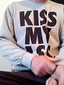 Snapshot of Rolandxxxr chatting on February 4, 2:10 pm Rolandxxxr online show from February 4, 2:10 pm