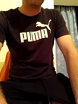 Snapshot of Rolandxxxr chatting on March 9, 8:42 pm Rolandxxxr online show from March 9, 8:42 pm