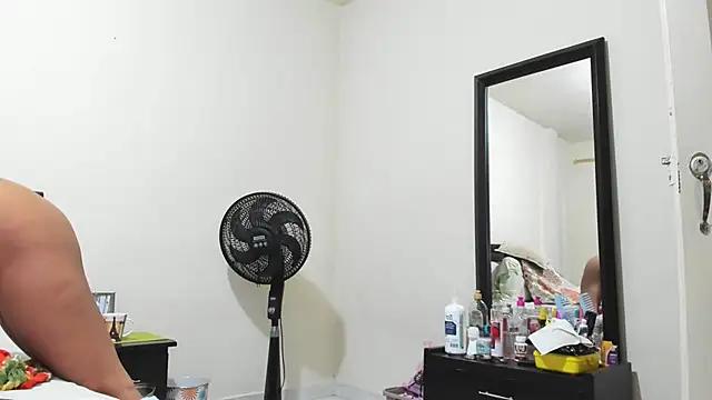 Snapshot of mara2020_69 chatting on February 16, 2:32 pm mara2020 69 online show from February 16, 2:32 pm