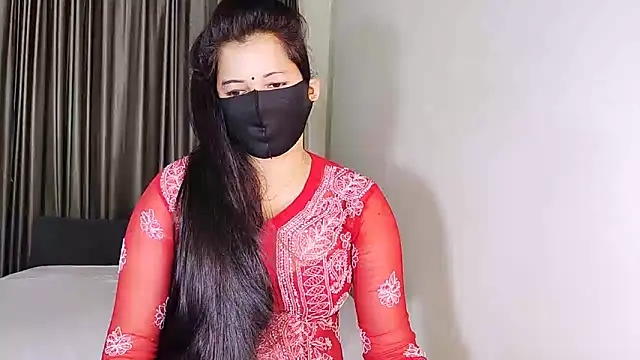 Snapshot of YourLovelyQueen chatting on December 6, 5:44 pm YourLovelyQueen online show from December 6, 5:44 pm