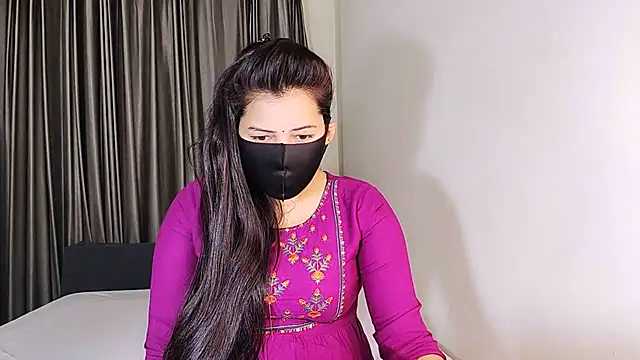 Snapshot of YourLovelyQueen chatting on December 16, 7:00 pm YourLovelyQueen online show from December 16, 7:00 pm