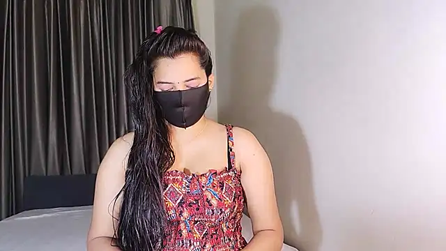 Snapshot of YourLovelyQueen chatting on January 24, 5:32 pm YourLovelyQueen online show from January 24, 5:32 pm