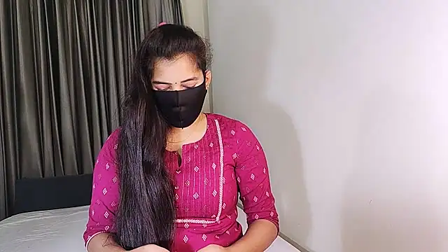 Snapshot of YourLovelyQueen chatting on January 25, 4:23 am YourLovelyQueen online show from January 25, 4:23 am