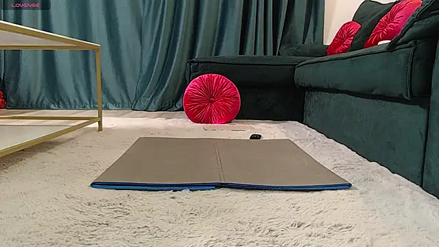 natasha-bigas online show from October 11, 7:01 pm