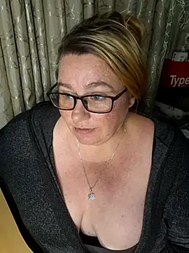 Iceprincess2bad4u online show from October 18, 5:25 pm