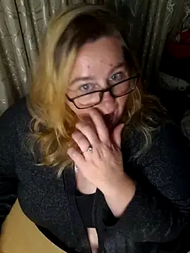 Iceprincess2bad4u online show from November 10, 6:18 pm