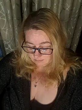 Iceprincess2bad4u online show from March 3, 6:25 pm