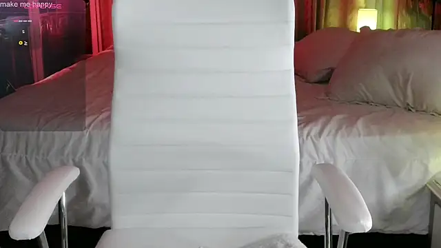 Snapshot of loving_mia chatting on March 6, 9:31 pm loving mia online show from March 6, 9:31 pm