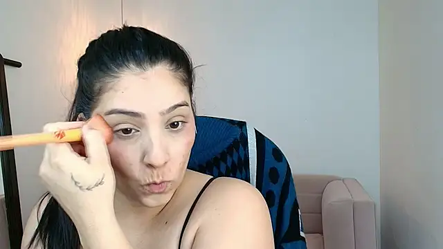 Snapshot of YummyAnna_ chatting on February 25, 3:21 pm YummyAnna online show from February 25, 3:21 pm