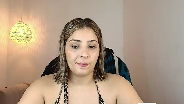 Snapshot of YummyAnna_ chatting on June 9, 7:14 pm YummyAnna online show from June 9, 7:14 pm