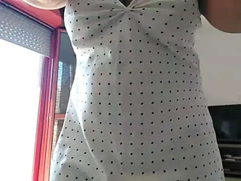 Snapshot of La_Vedova_Allegra chatting on June 9, 7:20 am La Vedova Allegra online show from June 9, 7:20 am