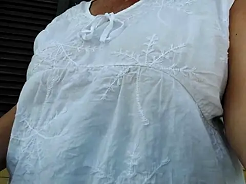 Snapshot of La_Vedova_Allegra chatting on June 25, 3:27 pm La Vedova Allegra online show from June 25, 3:27 pm
