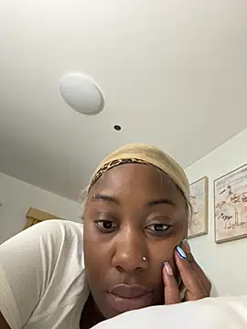 Snapshot of gypsydoll chatting on June 7, 10:30 am gypsydoll online show from June 7, 10:30 am