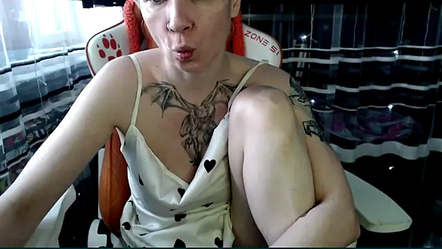 Snapshot of cold_lollipop chatting on February 7, 7:56 am cold lollipop online show from February 7, 7:56 am