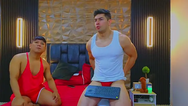 FelipeAndMarcello3 online show from March 12, 2:56 pm